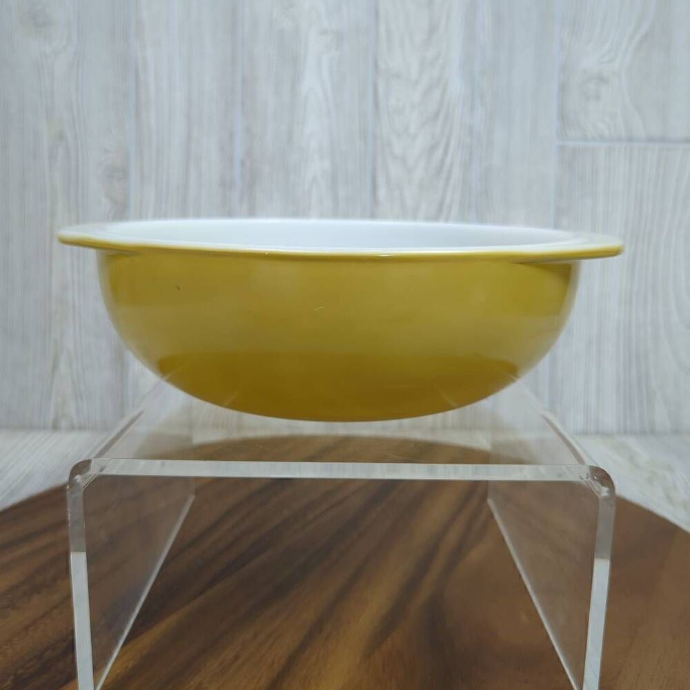 Vintage Pyrex 2 Quart Casserole Dish Bowl Mustard Harvest Gold Solid Color